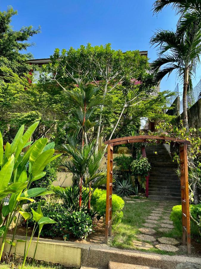 Residence Bertille Abidjan Cocody Exterior foto