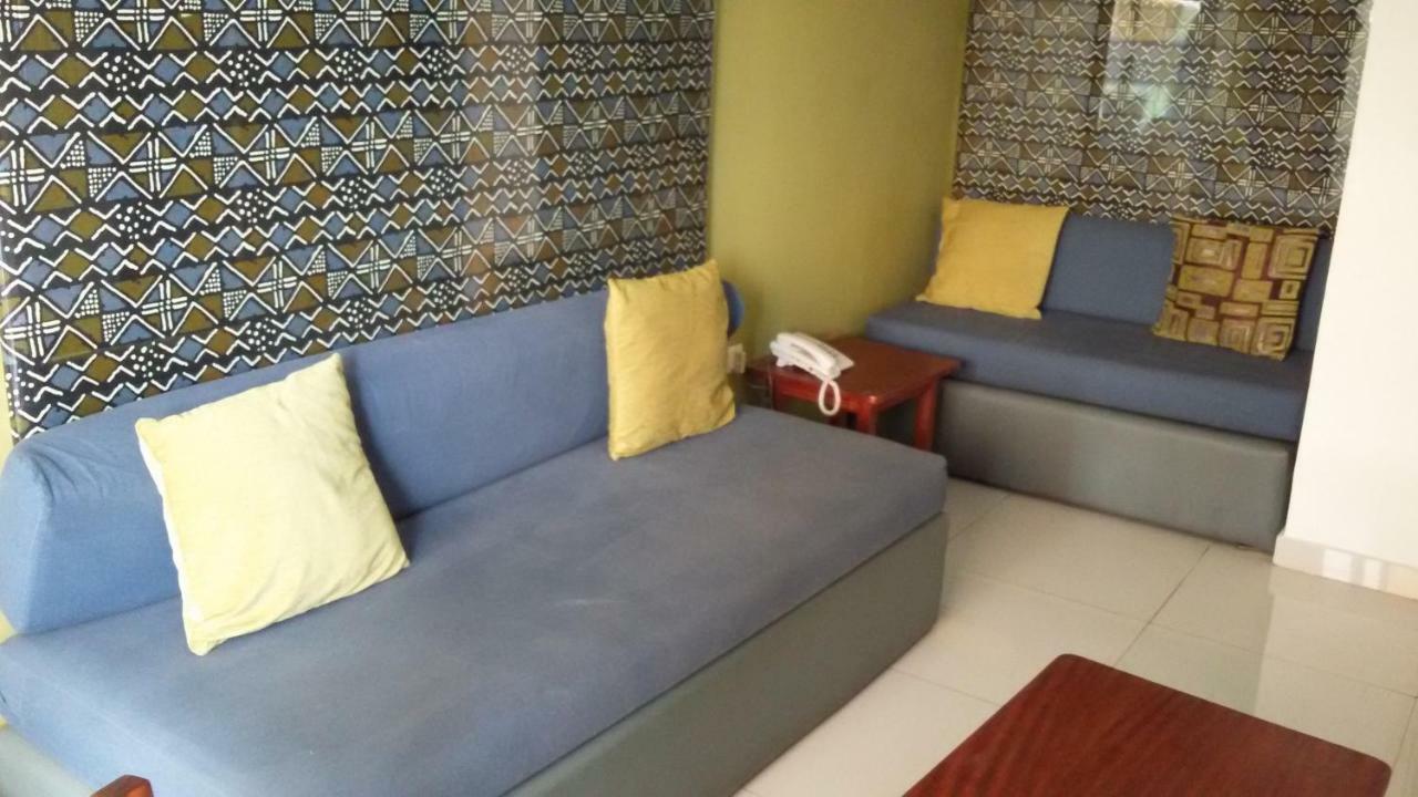 Residence Bertille Abidjan Cocody Exterior foto