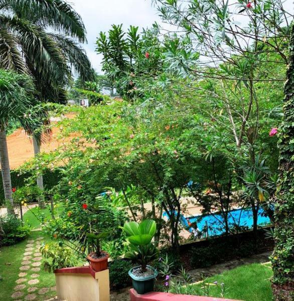 Residence Bertille Abidjan Cocody Exterior foto